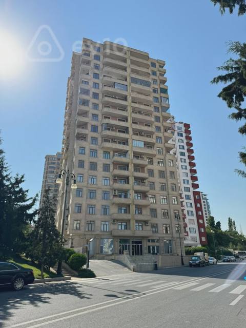 3 otaqlı mənzil, 102 m², İsmayılbəy Qurtqaşenli küçəsi — kirayə — Баку