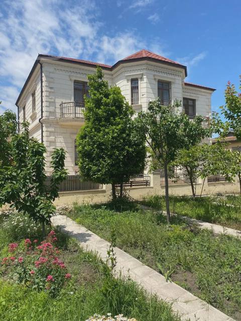 7 otaqlı həyət evi, 300 m², 20 Yanvar küç — Novruz