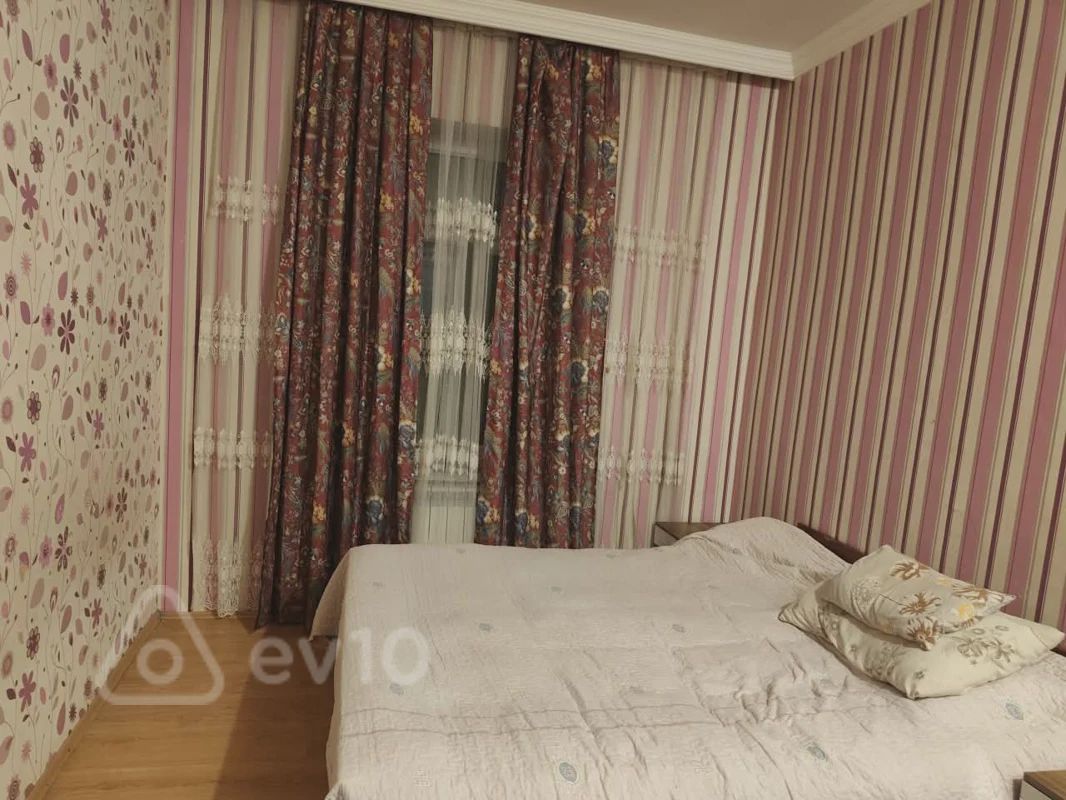 For sale: 4-room apartment (old building), 88 m² — Mənzil, Bakı (10)