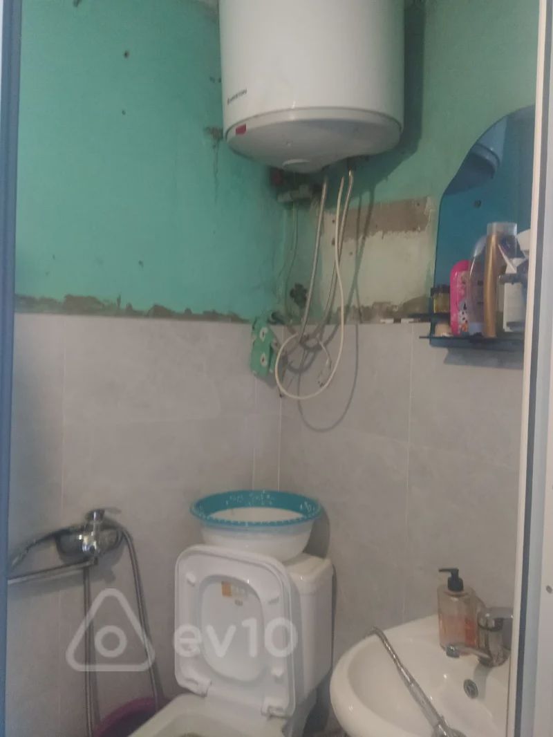 For sale: 1-room apartment (old building), 25 m² — Mənzil, Bakı (12)