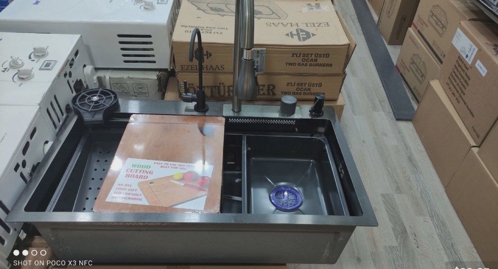 Düzbucaqlı çanaq, Boz rəng — Mətbəx lavabolarında, Bakı (2)