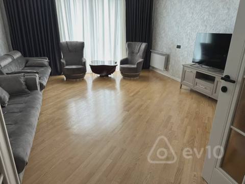 3 otaqlı mənzil, 136 m², Heydər Əliyev prospekti — Батир