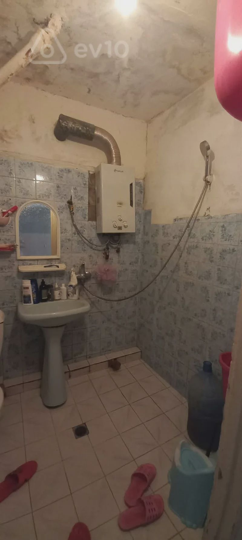 For sale: 2-room apartment (old building), 36 m² — Mənzil, Bakı (5)