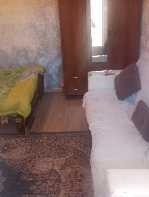 Xırdalanda 119 nomreli marşrutun yolu Xəzinə Palace arxasında 1 otaqli — 300 ₼ · Khirdalan · Ev, villa Xırdalanda 119 nomreli marşrutun yolu Xəzinə Palace arxasında 1 otaqli — Khirdalan
