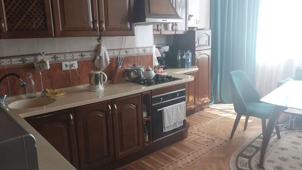 For sale: 4-room apartment (old building), 169 m² — Mənzil, Bakı (7)