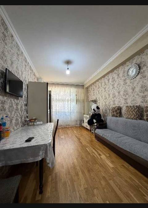 2 otaqlı mənzil kirayə verilir - Plan: açıq mətbəxli geniş qonaq — Sumqayıt