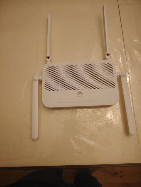 Huawei Wi‑Fi router/ONT - Brend: Huawei - 4 ədəd xarici antena — Kompüterlər və noutbuklar