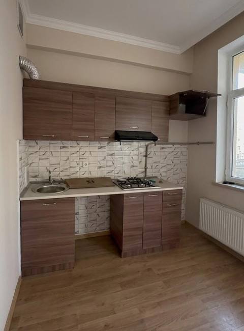 Metbex mebeli.qiymet 300 man.ustunde qaz moyka aspirator verilir.unvan — Baku