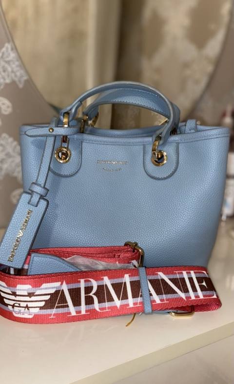 Emporio Armani çanta - Model: Top-handle çanta, çıxarıla bilən və — 50 ₼ · Bakı · Çantalar, çamadanlar, cüzdanlar Emporio Armani çanta - Model: Top-handle çanta, çıxarıla bilən və — Bakı