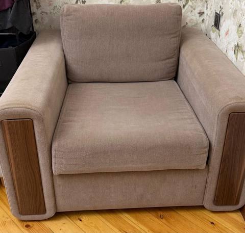 Rahat oturacaq kreslo - Rəng: bej/şamlı ton - Material: yumşaq — 80 ₼ · Bakı · Kreslolar Rahat oturacaq kreslo - Rəng: bej/şamlı ton - Material: yumşaq — Bakı