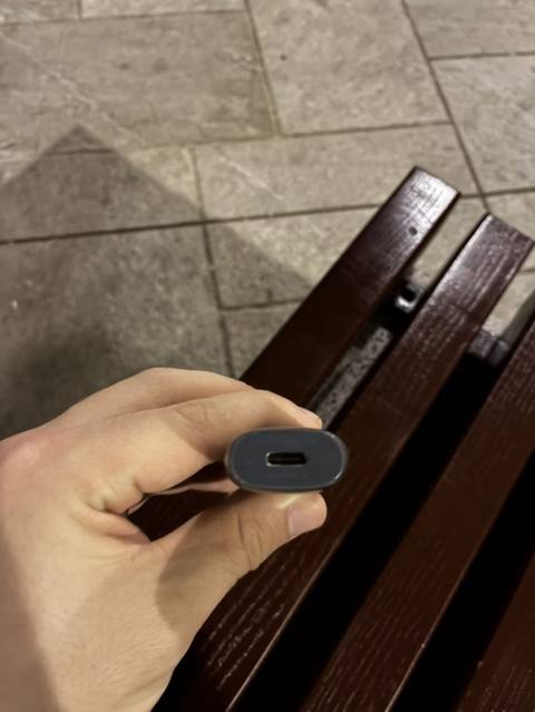 Iqos Iluma (Philips Morris Products S.A.) tütün qızdırma cihazı — Кийим, бут кийим, аксессуарлар