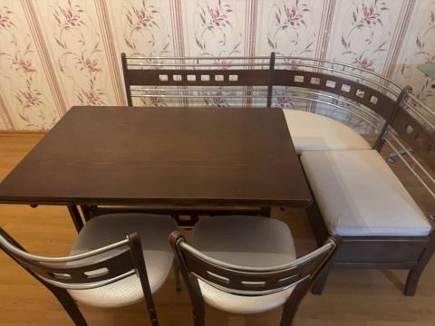 Yemək otağı üçün mebel dəsti Tərkibi: - Künc oturacaqlı yemək masası — Baku