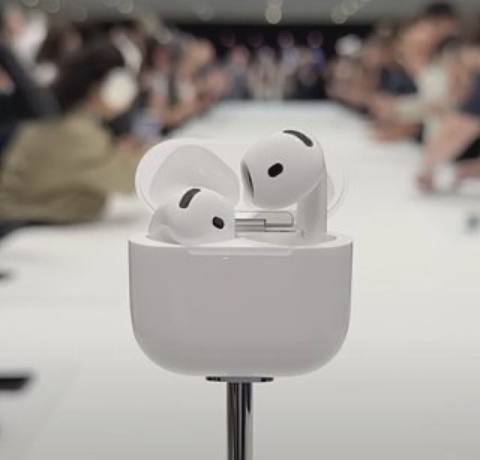Qulaqlıq Apple AirPods 4
