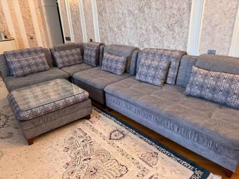 Divann jurnalni daxil 650₼. 1 il əvvə alınıb. Ölçü 1.80/3.70. ünvan — Divanlar (Yumshoq mebel)