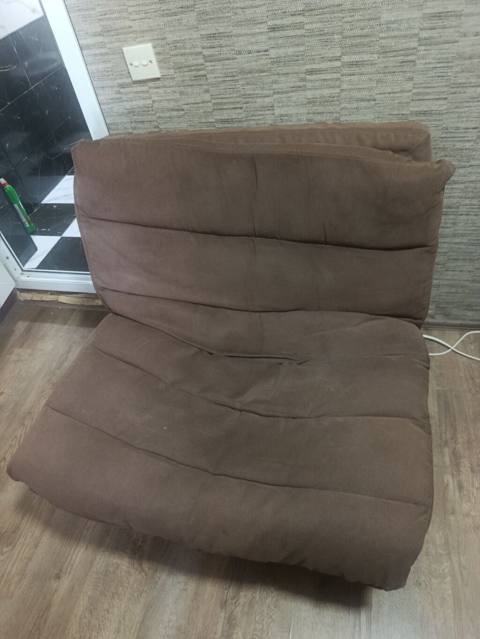 Qəhvəyi rəngdə çevrilə bilən kreslo-yataq - 2 funksiyalı dizayn — 80 ₼ · Дигях · Kreslolar Qəhvəyi rəngdə çevrilə bilən kreslo-yataq - 2 funksiyalı dizayn — Дигях