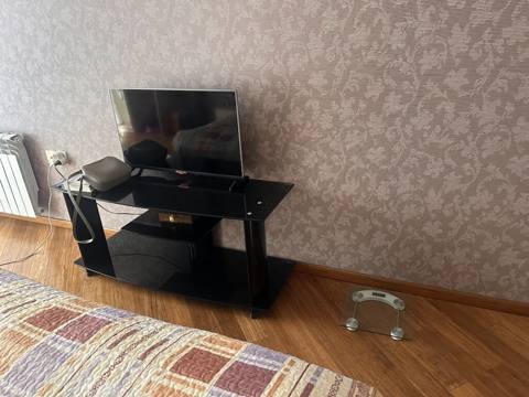 Nərimanovda Şüşə TV stendi - Material: qalın temperli qara şüşə və — 50 ₼ · Баку · Televizor altlıqları və standlar Nərimanovda Şüşə TV stendi - Material: qalın temperli qara şüşə və — Баку