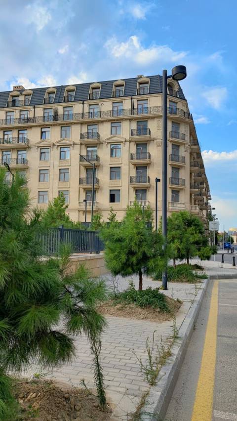 Ağ şəhər, 4 otaqlı, Yeni tikili, m. Xətai, 185 kv. m — Qurban — Daire