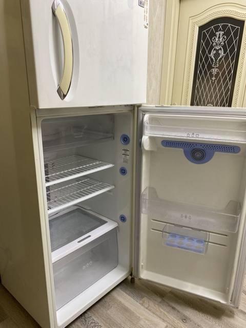 İşlənmiş 2 qapılı LG Soyuducu Satılır, rəng - Ağ, Təkərli — 150 ₼ · Баку · Soyuducular İşlənmiş 2 qapılı LG Soyuducu Satılır, rəng - Ağ, Təkərli — Баку