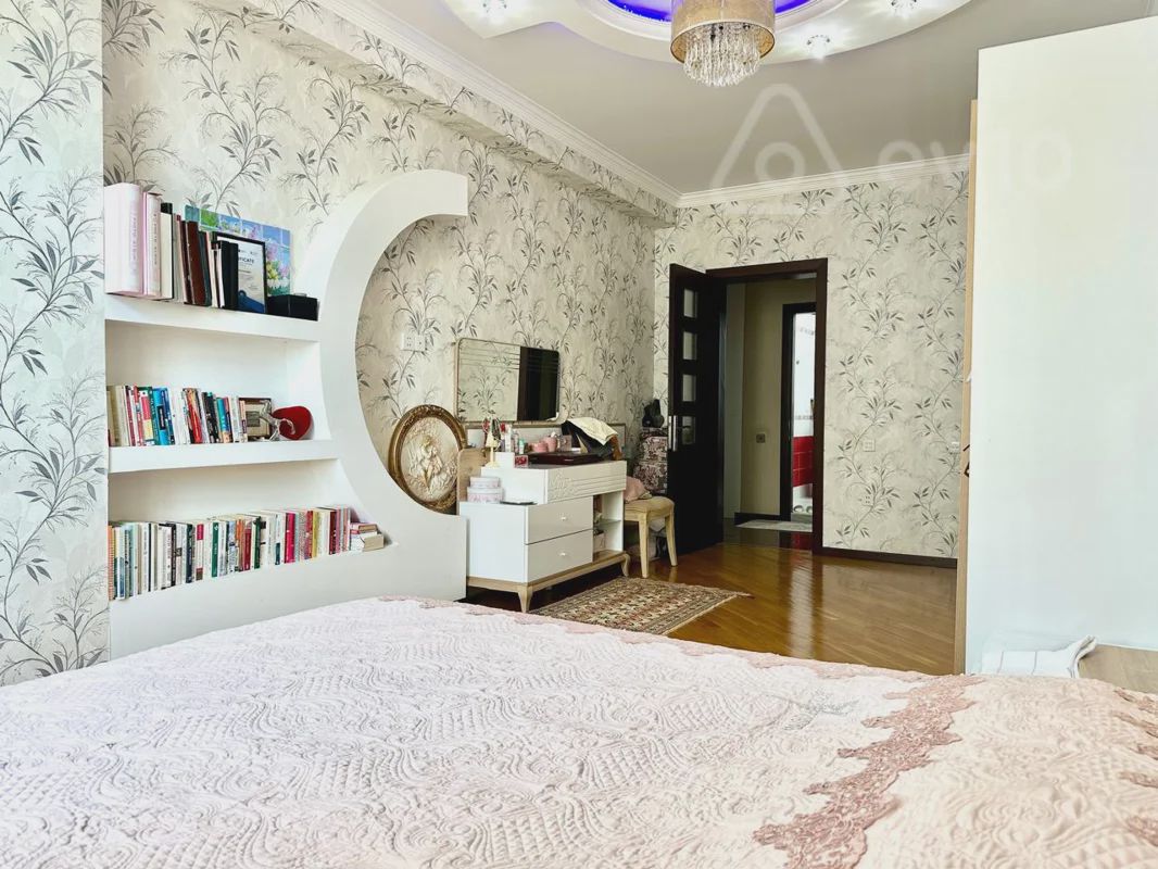 For sale: 3-room apartment (new building), 130 m² — Mənzil, Bakı (9)