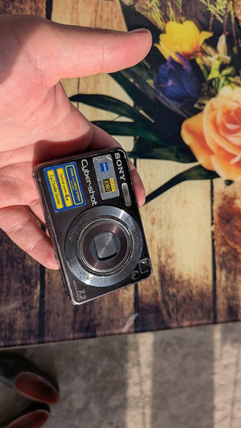 Fotokamera Sony syber-shot, normal vəziyyətdə, adapteri yoxdur — Умный дом и безопасность