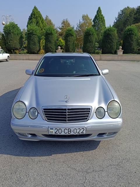 Mercedes E 240, 2.6 L, 2001 il, 365 000 km — Барда