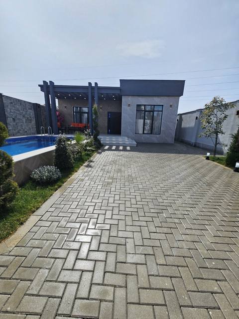 Satılır 4 otaqlı həyət evi/bağ evi 160 m² — Баку