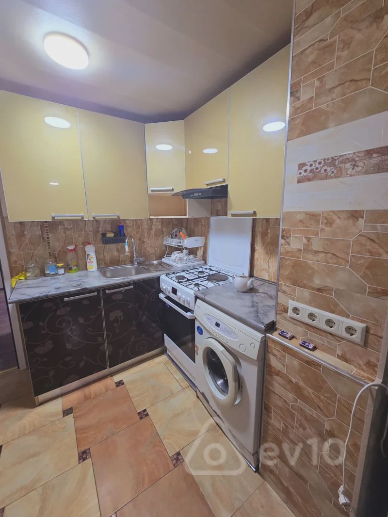 For rent: 4-room apartment (old building), 75 m² — Mənzil, Bakı (11)