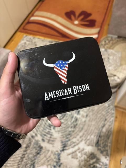 American Bison kişi pul qabı – metal hədiyyə qutusunda Brend — 40 ₼ · Масазыр · Cüzdanlar və vizit kartlıqları American Bison kişi pul qabı – metal hədiyyə qutusunda Brend — Масазыр