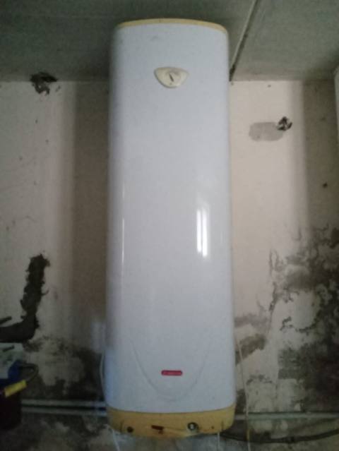 Arıston 150 lt 120 azn Ünvan pırsagı Guler2 kod 1339 — 120 ₼ · Баку · Su qızdırıcılar Arıston 150 lt 120 azn Ünvan pırsagı Guler2 kod 1339 — Баку