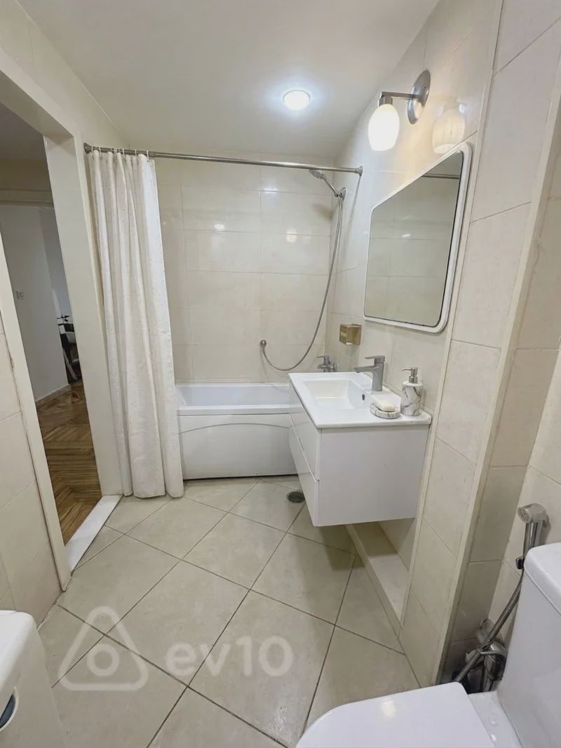 For sale: 3-room apartment (old building), 80 m² — Mənzil, Bakı (9)