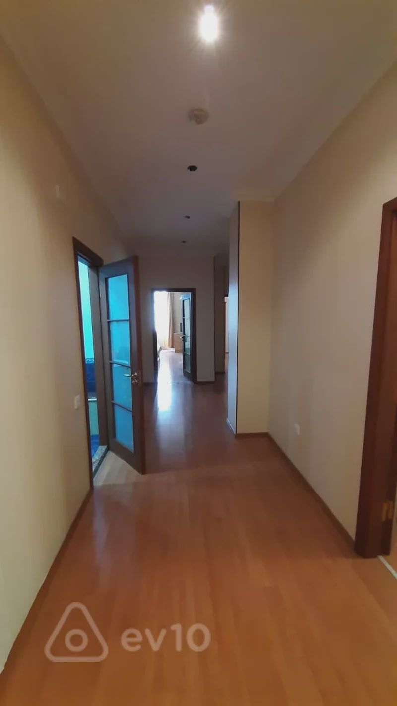 For sale: 4-room apartment (new building), 197 m² — Mənzil, Bakı (5)