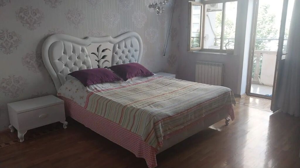 For sale: 4-room apartment (old building), 169 m² — Mənzil, Bakı (6)