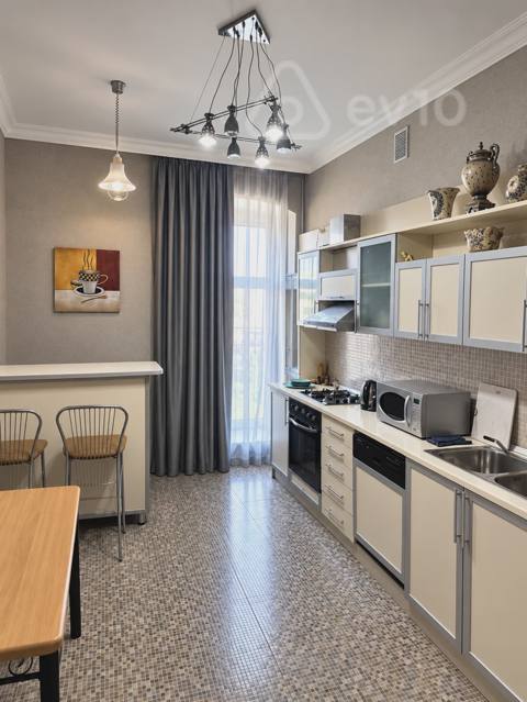 3 otaqlı mənzil, 130 m², Salatın Əsgərova küçəsi — kirayə — 1 500 ₼ · 3 otaq · 130 m² · 4/8 mərtəbə · Bakı, Yasamal · Mənzil 3 otaqlı mənzil, 130 m², Salatın Əsgərova küçəsi — kirayə — Bakı