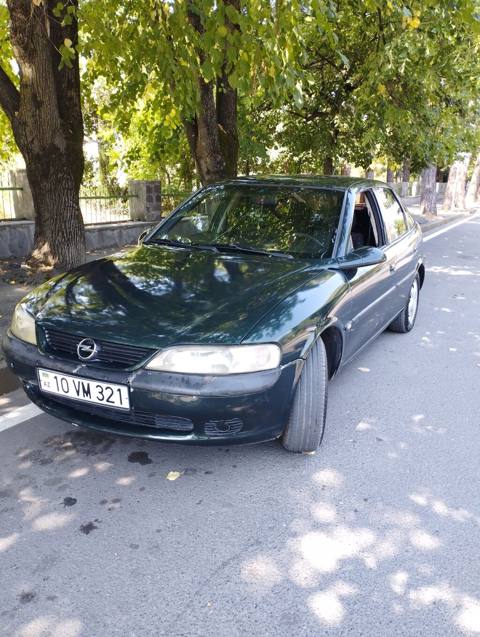 Opel Vectra: 1.8 l 1998 il 790000 km — Baku