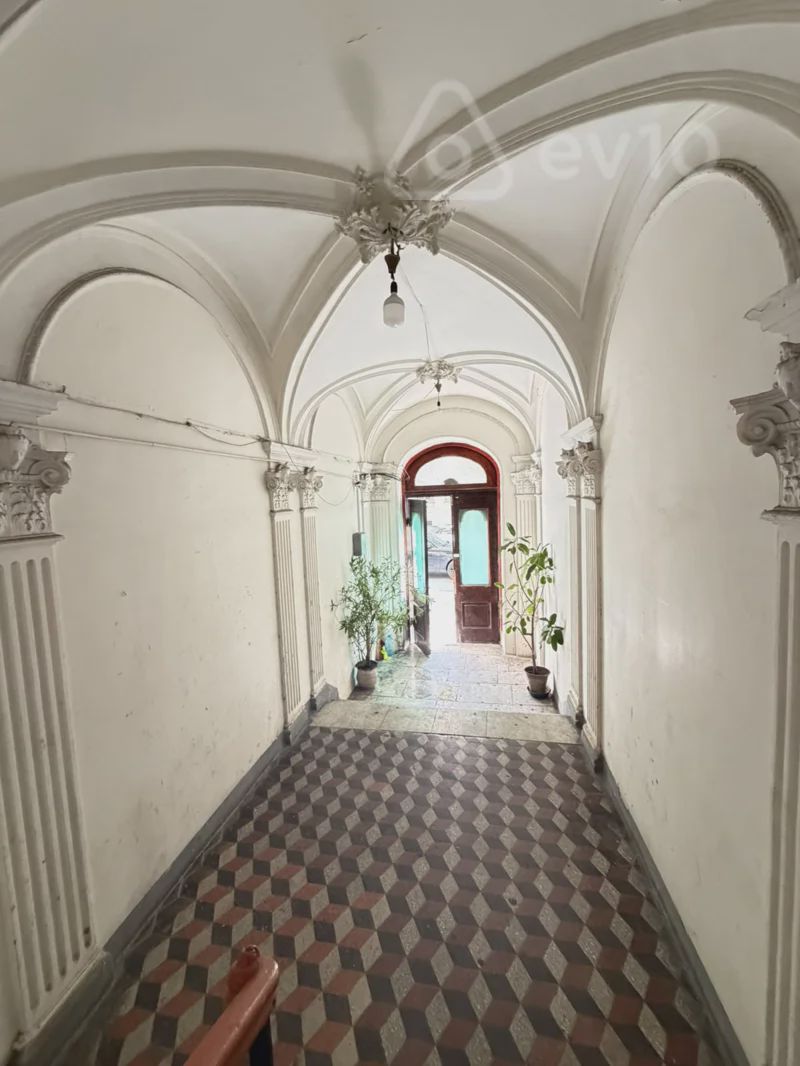 For sale: 2-room apartment (old building), 40 m² — Mənzil, Bakı (10)