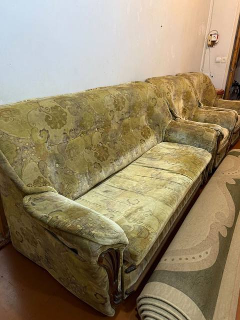 Klassik yumşaq mebel dəsti - Tərkib: 1 ədəd geniş divan + 2 ədəd — Дигях