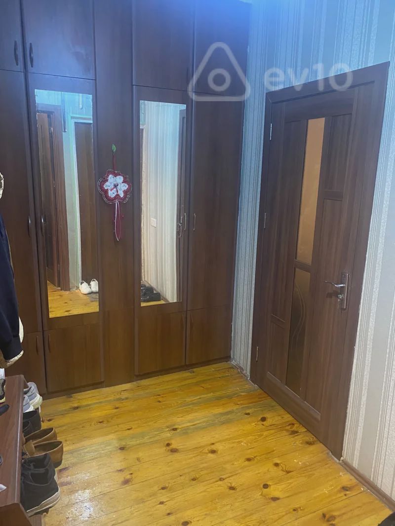For sale: 2-room apartment (old building), 60 m² — Mənzil, Bakı (2)