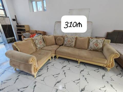 Künc divan 310₼.açılan deyil,bazasızdır.Ölçü 1.90/.2.90. Ünvan Savalan — Bakı