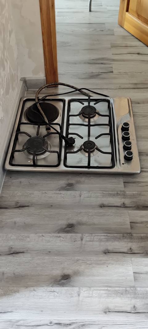 Quraşdırılan kombinə edilmiş qaz plitəsi - 4 gözlü: 3 qaz ocağı + 1 — 60 ₼ · Sumqayıt · Plitələr Quraşdırılan kombinə edilmiş qaz plitəsi - 4 gözlü: 3 qaz ocağı + 1 — Sumqayıt
