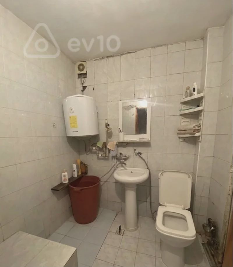 For sale: 3-room apartment (old building), 70 m² — Mənzil, Bakı (10)
