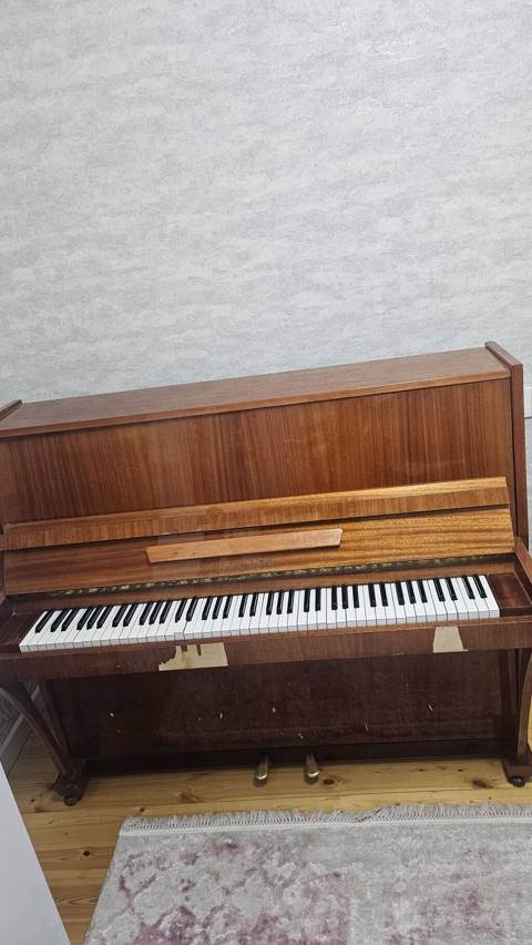 Upright pianino – “Kuban” (Кубань) modeli - Korpus: təbii taxta — Пианино и другие клавишные