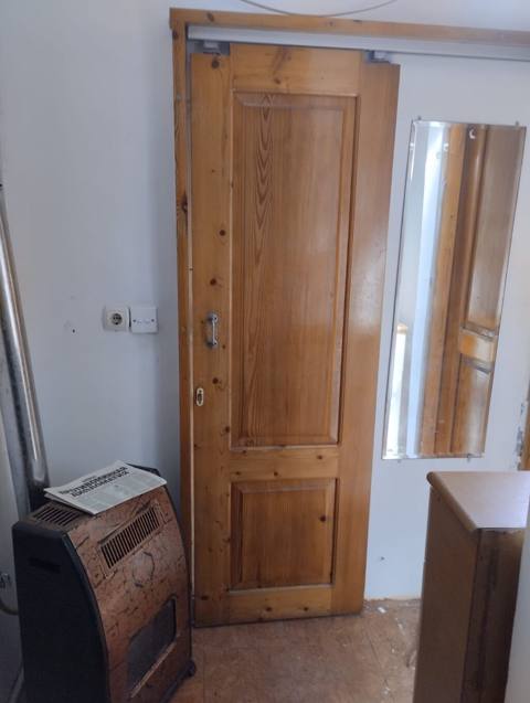 2 dənə Taxta sürgülü qapı - Material: tam ağac (şam teksturası və — 100 ₼ · Xırdalan · Təmir və inşaat 2 dənə Taxta sürgülü qapı - Material: tam ağac (şam teksturası və — Xırdalan