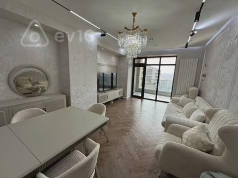 3 otaqlı mənzil, 148 m², grand heyat — kirayə — Baku