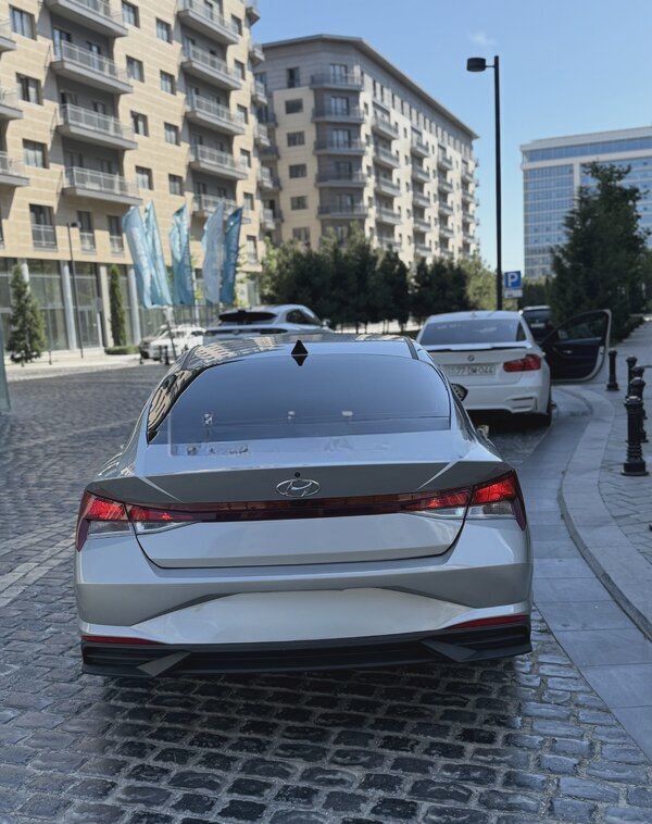 Avtomobil icarəsi Hyundai Elantra 2021 — Avtomobil icarəsi, Bakı (3)