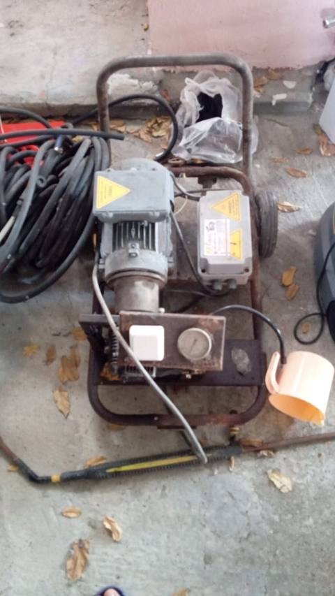 Sənaye tipli elektrikli yuyucu/kompressor qurğusu - Güclü elektrik — 800 ₼ · Saatlı · Avtoyuma üçün Sənaye tipli elektrikli yuyucu/kompressor qurğusu - Güclü elektrik — Saatlı