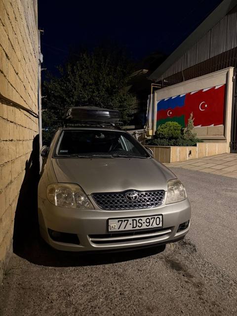 Toyota Corolla: 1.4 l 2005 il Universal — Баку