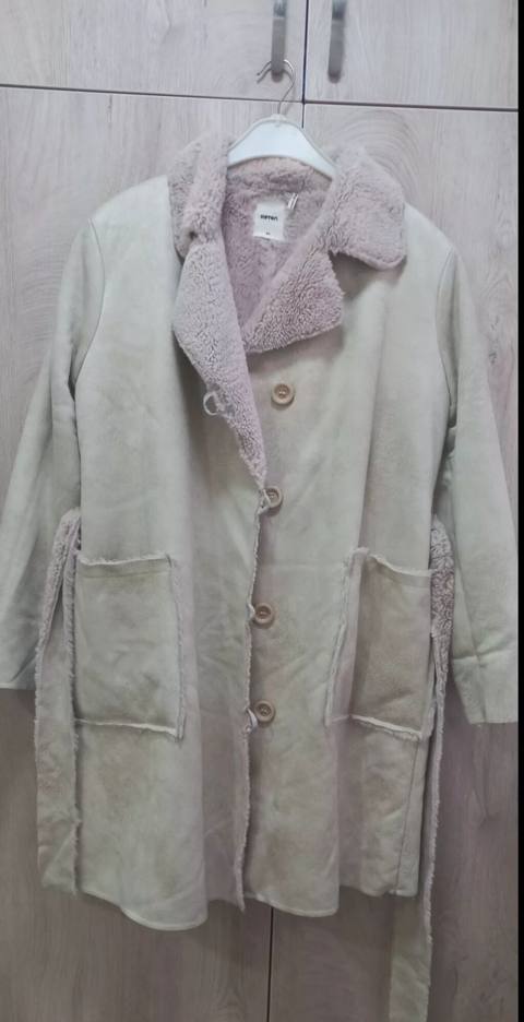 Palto, M, rəng - Bej — 30 ₼ · Баку · Palto Palto, M, rəng - Bej — Баку