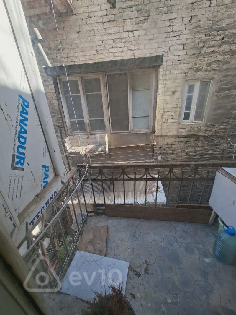 For sale: 1-room apartment (old building), 32 m² — Mənzil, Bakı (5)