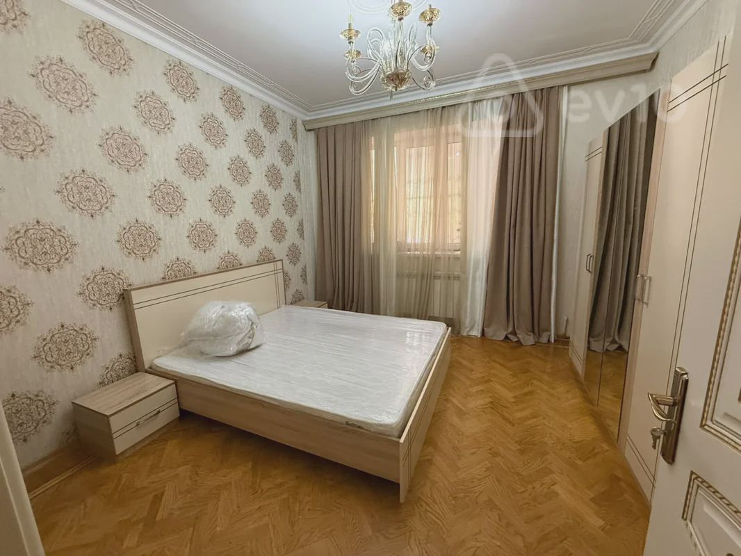 For rent: 3-room apartment (old building), 110 m² — Mənzil, Bakı (3)