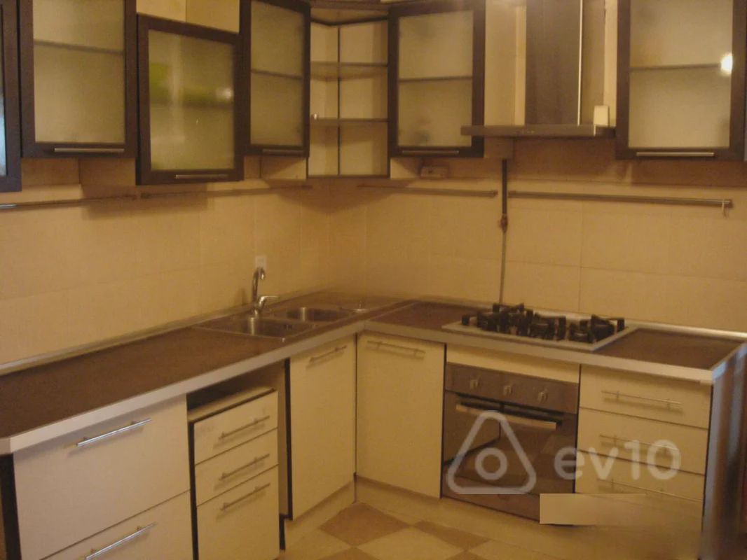 For sale: 4-room apartment (old building), 105 m² — Mənzil, Bakı (9)